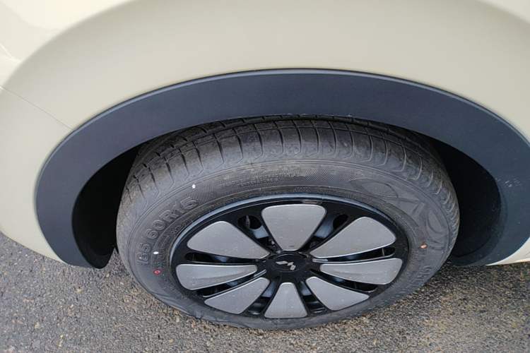Used Wuling Bingo 2025 333 km Enjoyment Version Left Front Wheel Hub