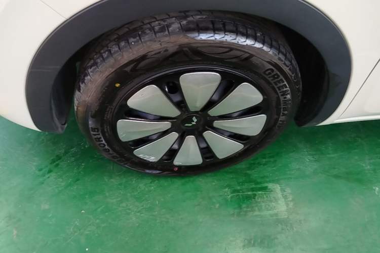 Used Wuling Bingo 2025 333 km Enjoyment Version Left Front Wheel Hub