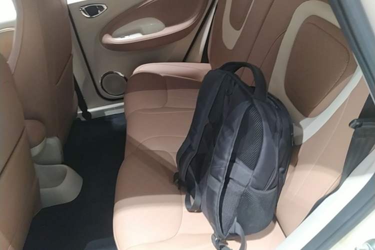 Used Wuling Bingo 2025 333 km Lingxi Connected Version Left Rear Seat