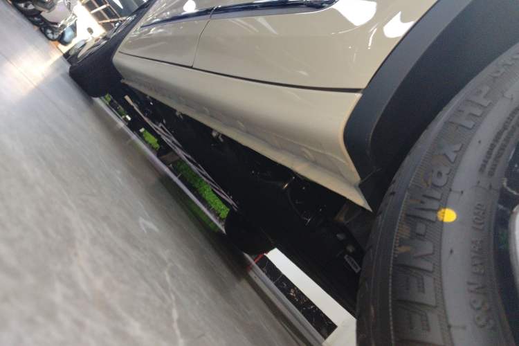 Used Wuling Bingo 2025 333 km Enjoyment Version Left Side Sill