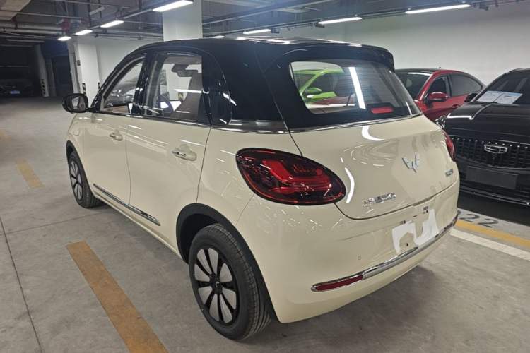 Used Wuling Bingo 2025 333 km Lingxi Deluxe Edition Rear Left 45 Deg