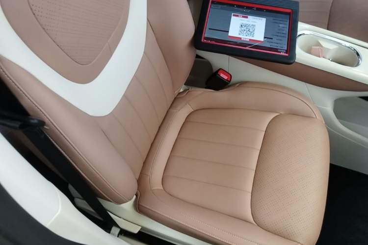 Used Wuling Bingo 2025 333 km Enjoyment Version Right Front Seat