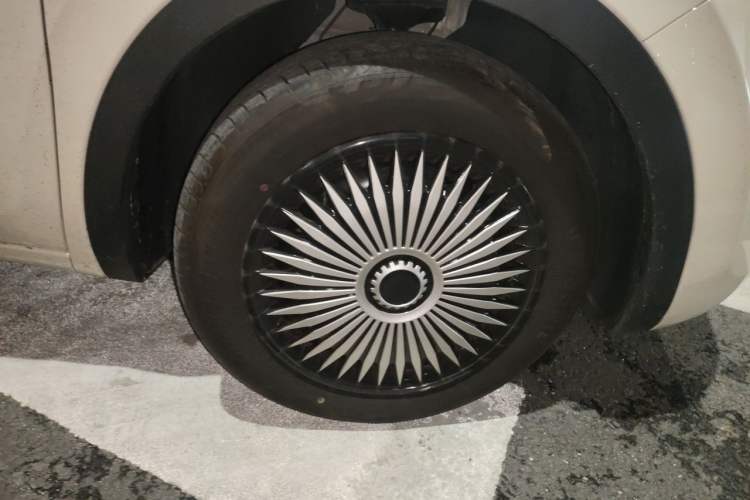 Used Wuling Bingo 2025 333 km Enjoyment Version Right Front Wheel Hub