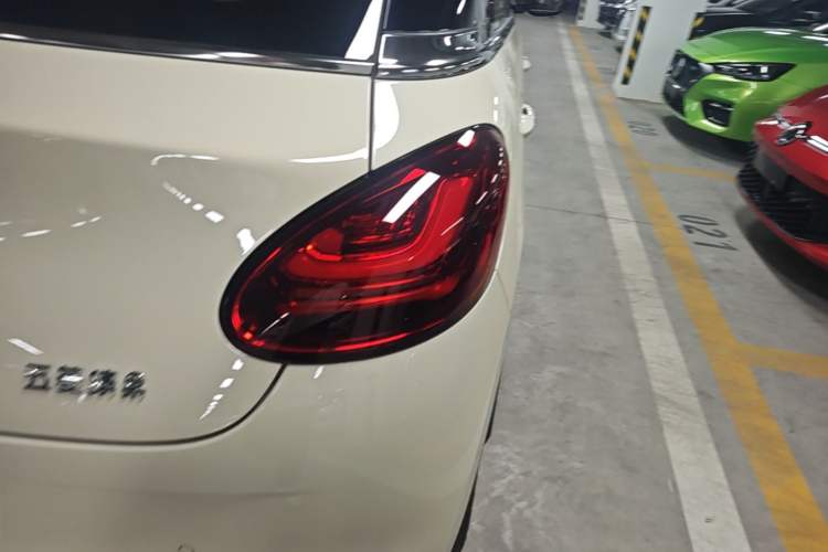 Used Wuling Bingo 2025 333 km Lingxi Deluxe Edition Right Rear Taillight