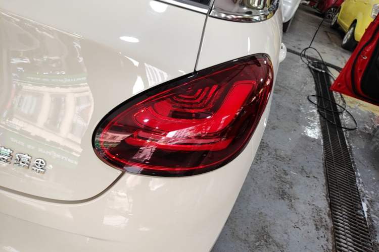 Used Wuling Bingo 2025 333 km Lingxi Deluxe Edition Right Rear Taillight