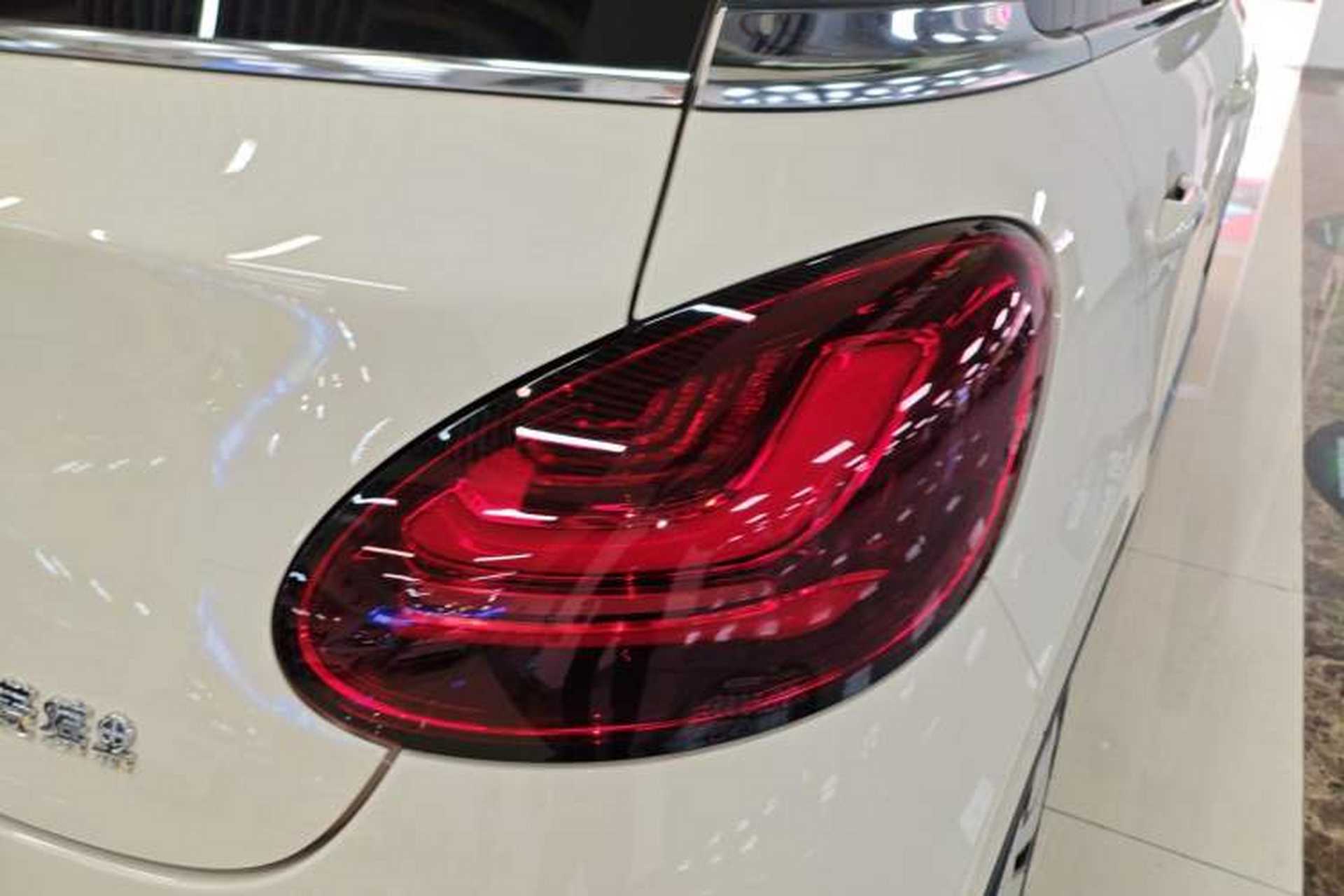 Used Wuling Bingo 2025 333 km Lingxi Connected Version Right Rear Taillight