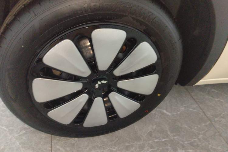 Used Wuling Bingo 2025 333 km Enjoyment Version Right Rear Wheel Hub