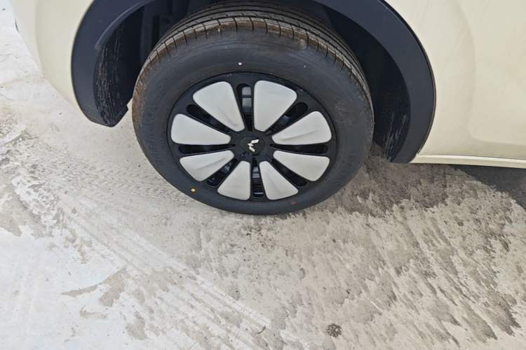 Used Wuling Bingo 2025 333 km Enjoyment Version Right Rear Wheel Hub