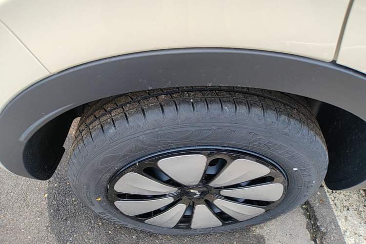 Used Wuling Bingo 2025 333 km Enjoyment Version Right Rear Wheel Hub