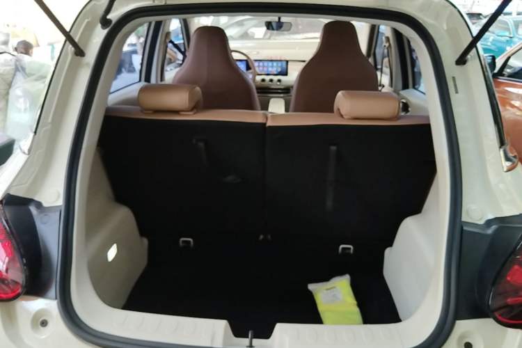Used Wuling Bingo 2025 333 km Enjoyment Version Trunk