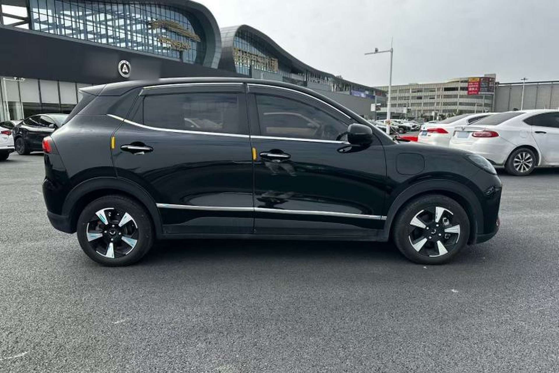 Used Wuling Bingo PLUS 2024 510 km Flagship Edition Four-Seater Version Exterior 2