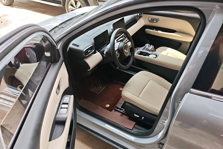 Used Wuling Bingo PLUS 2024 510 km Flagship Edition Four-Seater Version Driver Seat