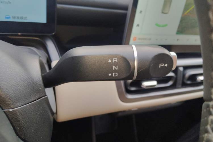 Used Wuling Bingo PLUS 2024 510 km Flagship Edition Four-Seater Version Gear Lever
