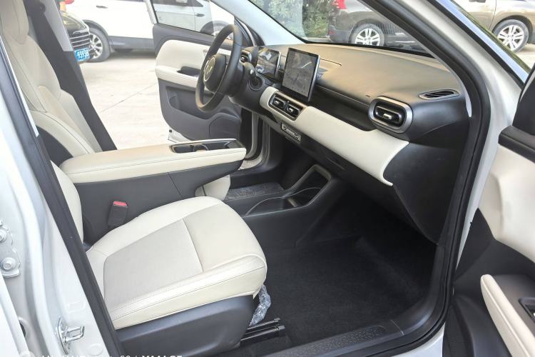 Used Wuling Bingo PLUS 2024 510 km Range 5-Seater Version Interior 10