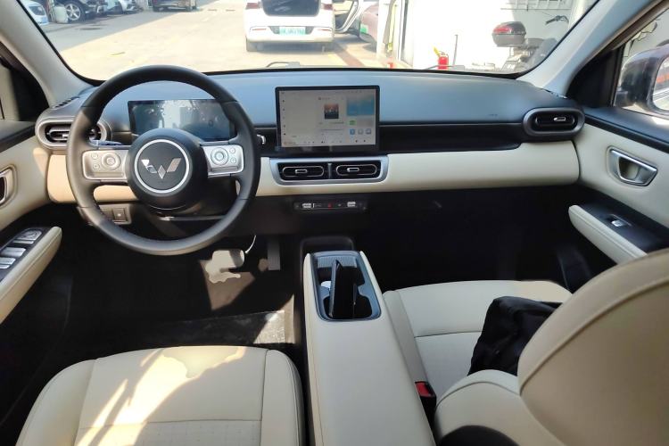Used Wuling Bingo PLUS 2024 510 km Range 5-Seater Version Interior 2