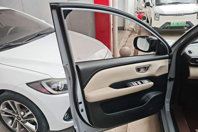 Used Wuling Bingo PLUS 2024 510 km Flagship Edition Four-Seater Version Left Front Door Interior