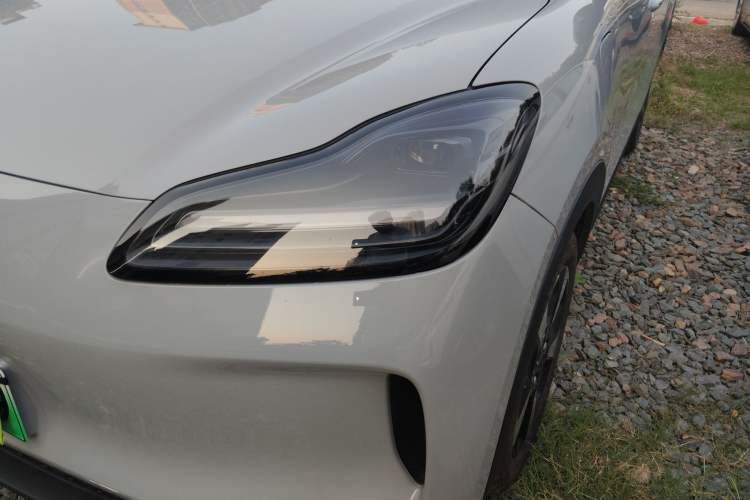 Used Wuling Bingo PLUS 2024 510 km Flagship Edition Four-Seater Version Left Front Headlight