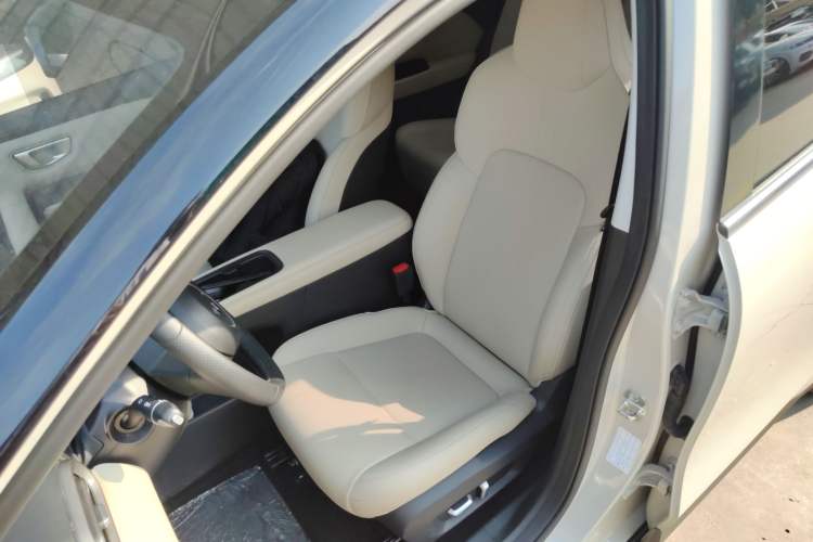 Used Wuling Bingo PLUS 2024 510 km Range 5-Seater Version Left Front Seat