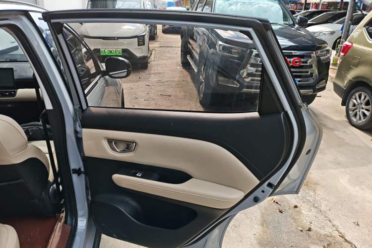 Used Wuling Bingo PLUS 2024 510 km Flagship Edition Four-Seater Version Right Rear Door Interior