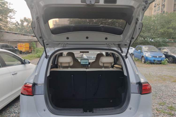 Used Wuling Bingo PLUS 2024 510 km Flagship Edition Four-Seater Version Trunk