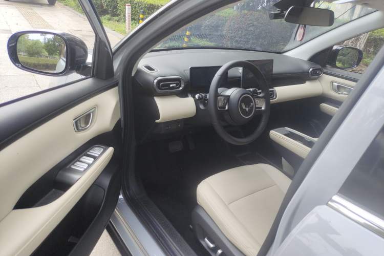 Used Wuling Bingo PLUS 2024 510 km Flagship Edition Four-Seater Version Driver Seat