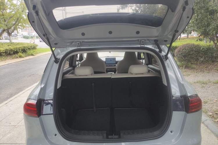 Used Wuling Bingo PLUS 2024 510 km Flagship Edition Four-Seater Version Trunk