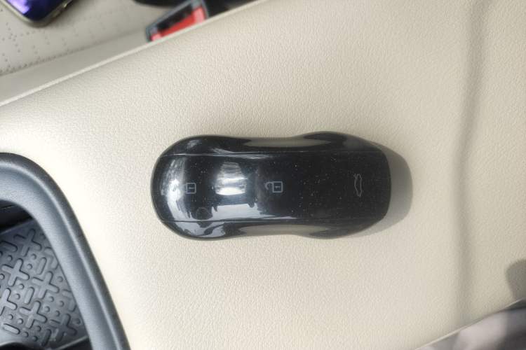 Used Wuling Bingo PLUS 2024 510 km Flagship Edition Four-Seater Version Vehicle Key