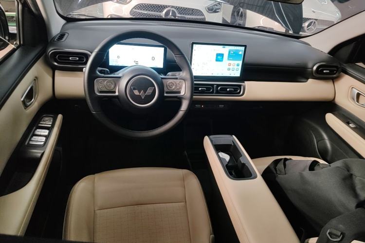 Used Wuling Bingo PLUS 2024 510 km Flagship Edition Four-Seater Version Center Console