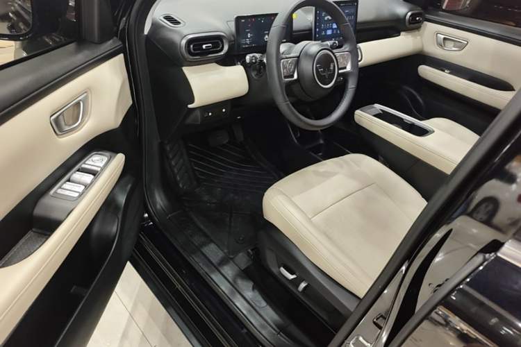 Used Wuling Bingo PLUS 2024 401 km Flagship Edition Four-Seater Version Driver Seat