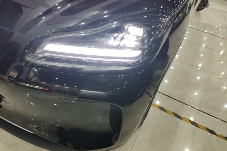 Used Wuling Bingo PLUS 2024 401 km Flagship Edition Four-Seater Version Left Front Headlight