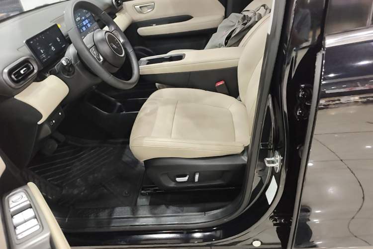Used Wuling Bingo PLUS 2024 401 km Flagship Edition Four-Seater Version Left Front Seat