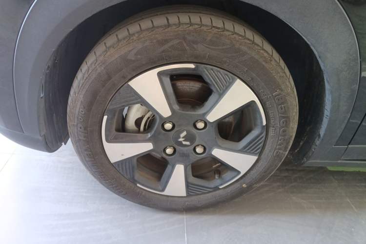 Used Wuling Bingo PLUS 2024 510 km Flagship Edition Four-Seater Version Left Front Wheel Hub