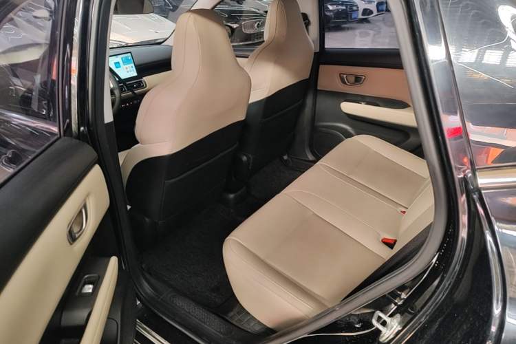 Used Wuling Bingo PLUS 2024 510 km Flagship Edition Four-Seater Version Left Rear Seat