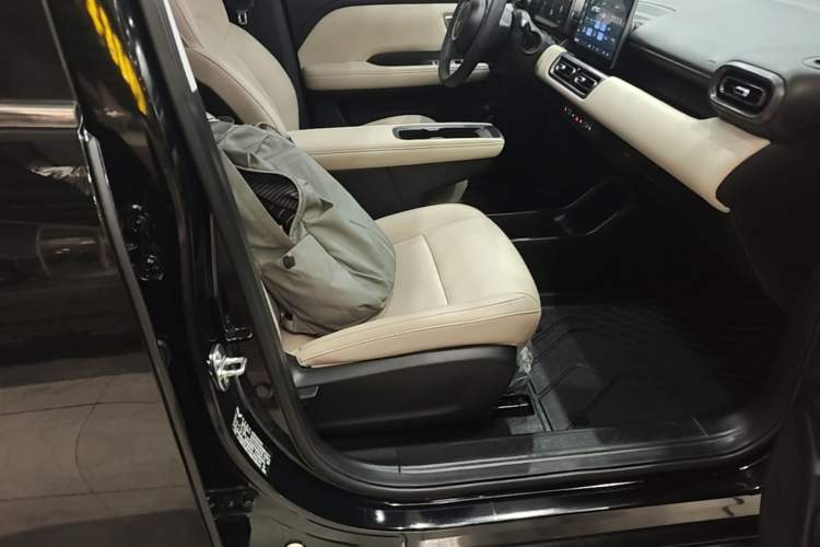 Used Wuling Bingo PLUS 2024 401 km Flagship Edition Four-Seater Version Right Front Seat
