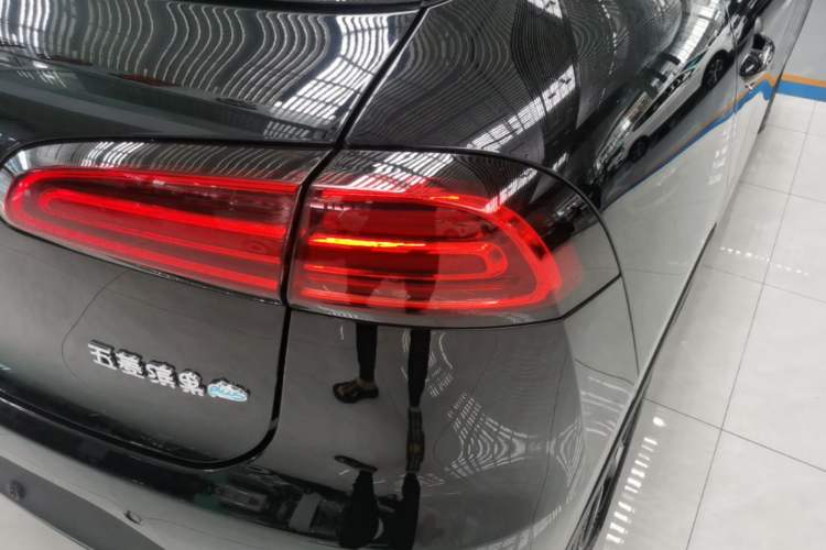Used Wuling Bingo PLUS 2024 510 km Flagship Edition Four-Seater Version Right Rear Taillight