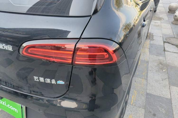 Used Wuling Bingo PLUS 2024 510 km Flagship Edition Four-Seater Version Right Rear Taillight
