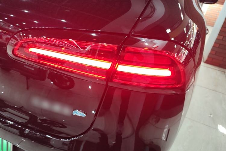 Used Wuling Bingo PLUS 2024 401 km Flagship Edition Four-Seater Version Right Rear Taillight