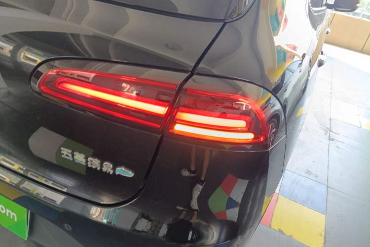 Used Wuling Bingo PLUS 2024 510 km Flagship Edition Four-Seater Version Right Rear Taillight