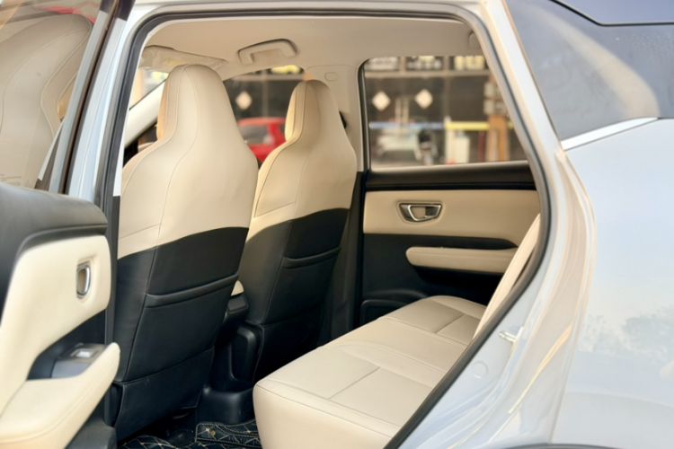 Used Wuling Bingo PLUS 2024 401 km Range 5-Seater Version Interior 4