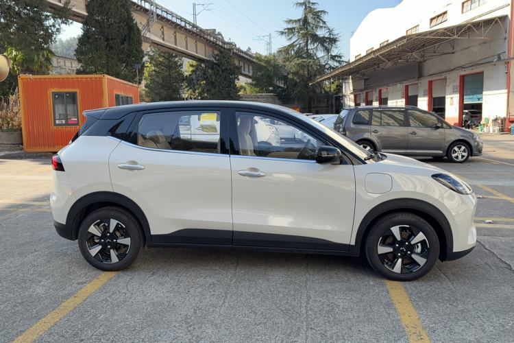Used Wuling Bingo PLUS 2024 330 km Range Five-Seater Version Exterior 2