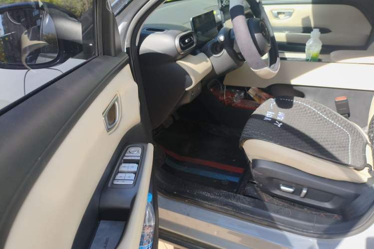 Used Wuling Bingo PLUS 2024 330 km Range Five-Seater Version Driver Seat