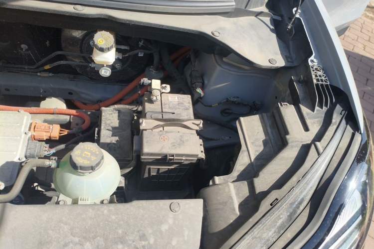 Used Wuling Bingo PLUS 2024 330 km Range Five-Seater Version Engine Bay Left