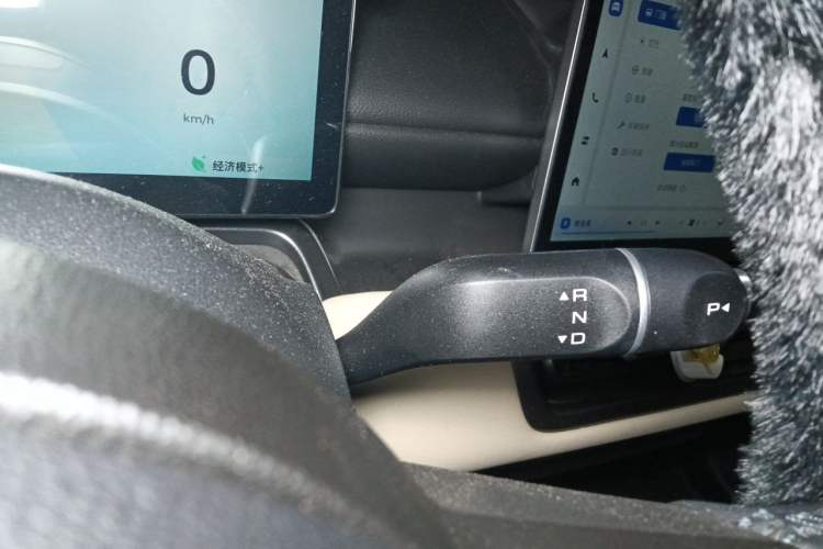 Used Wuling Bingo PLUS 2024 510 km Flagship Edition Four-Seater Version Gear Lever