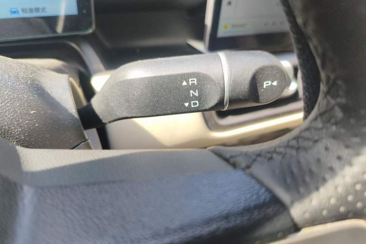 Used Wuling Bingo PLUS 2024 330 km Range Five-Seater Version Gear Lever