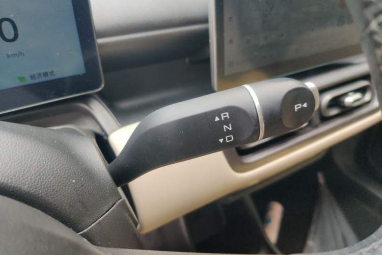 Used Wuling Bingo PLUS 2024 510 km Flagship Edition Four-Seater Version Gear Lever