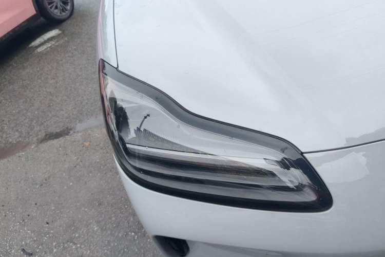 Used Wuling Bingo PLUS 2024 510 km Flagship Edition Four-Seater Version Right Front Headlight