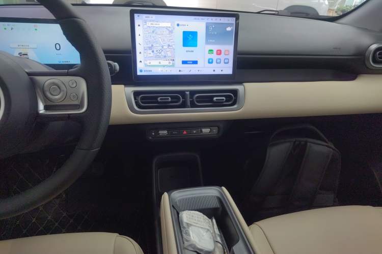 Used Wuling Bingo PLUS 2024 510 km Range 5-Seater Version Audio And AC Panel