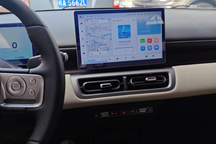 Used Wuling Bingo PLUS 2024 330 km Range Five-Seater Version Audio And AC Panel