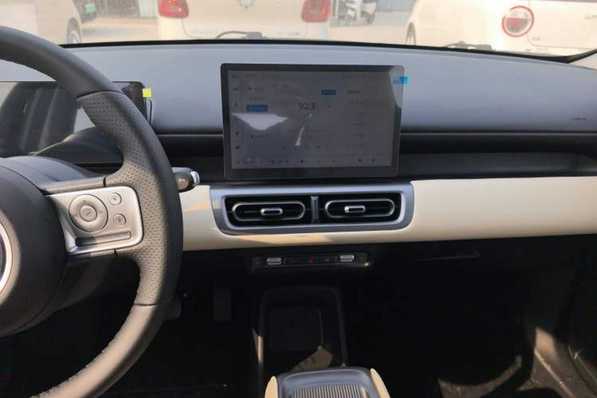 Used Wuling Bingo PLUS 2024 401 km Range 5-Seater Version Audio And AC Panel