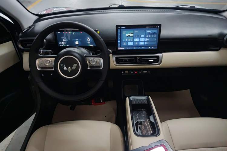 Used Wuling Bingo PLUS 2024 330 km Range Five-Seater Version Audio And AC Panel